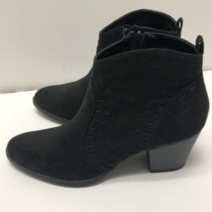 NWOT Qupid black heeled booties.